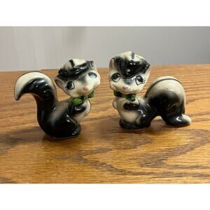Vintage Victoria Ceramics Skunk Salt Pepper Shakers Japan